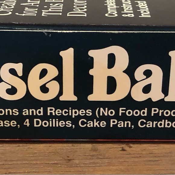 New Vintage Fox Run Craftsmen Carousel Bake Set Create a Carousel Cake Complete - Picture 3 of 3